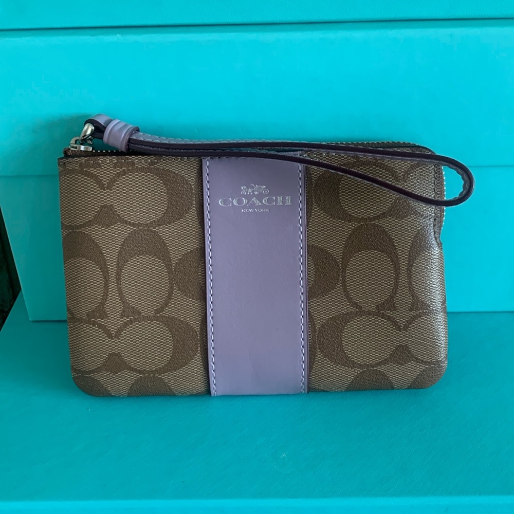 coach wristlet lilac interior and stripe with logo new